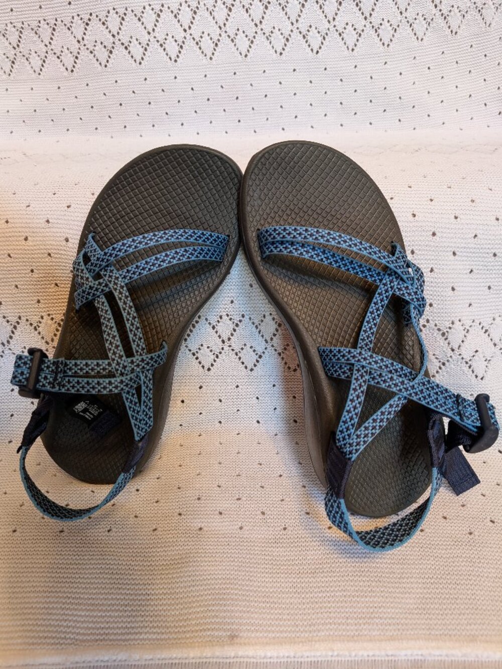Chaco strappy size 8 shoes, basically new. Blue black